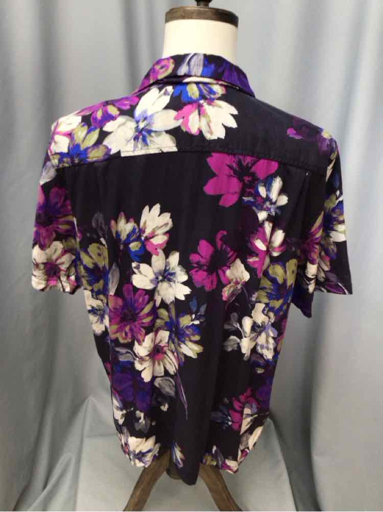 SIZE LARGE TOMMY BAHAMA Men's SHIRTS