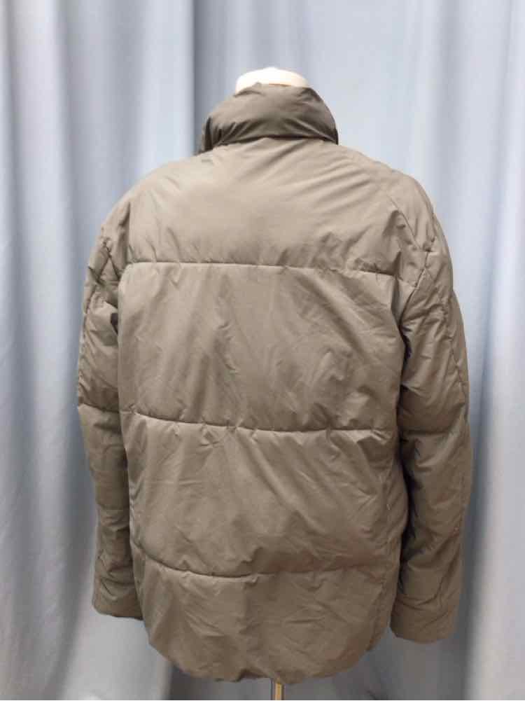 SIZE MEDIUM AMERICAN TALL Men's COATS