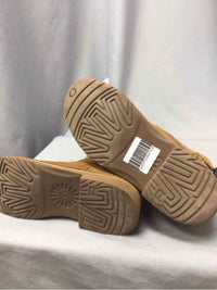 UGG SIZE 9 Ladies SHOES