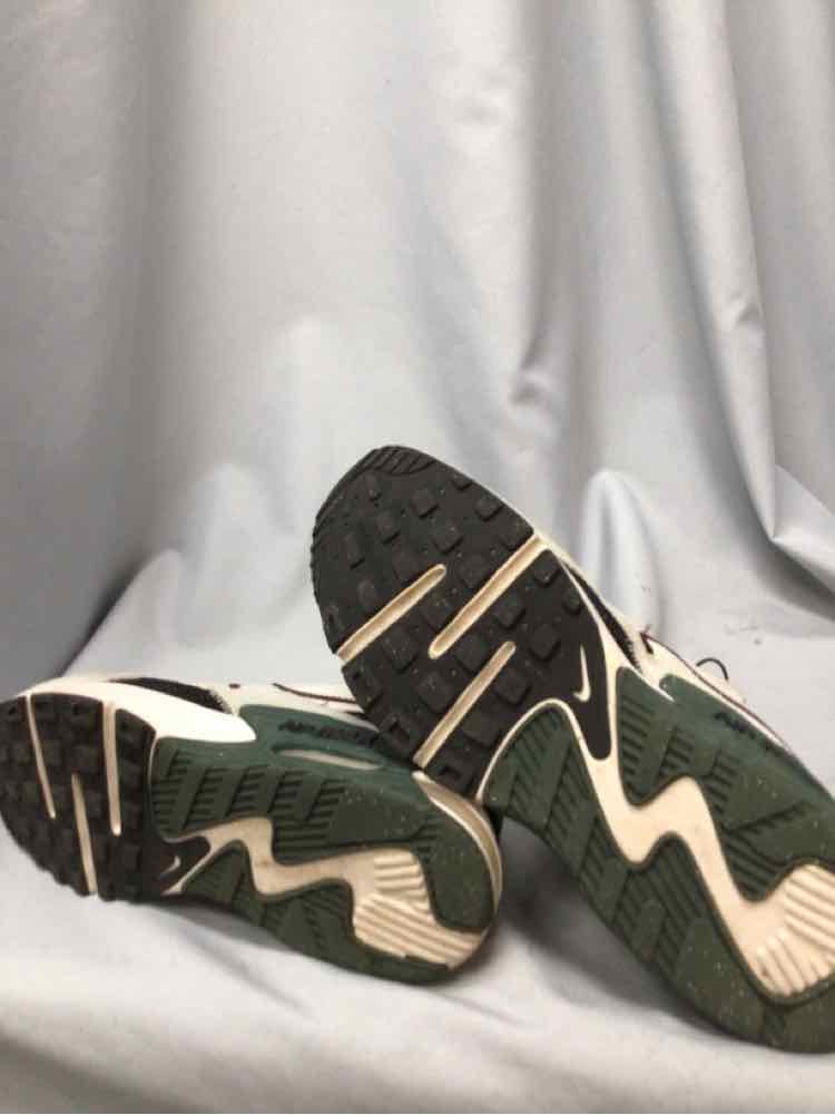 SIZE 10 NIKE Men's SHOES