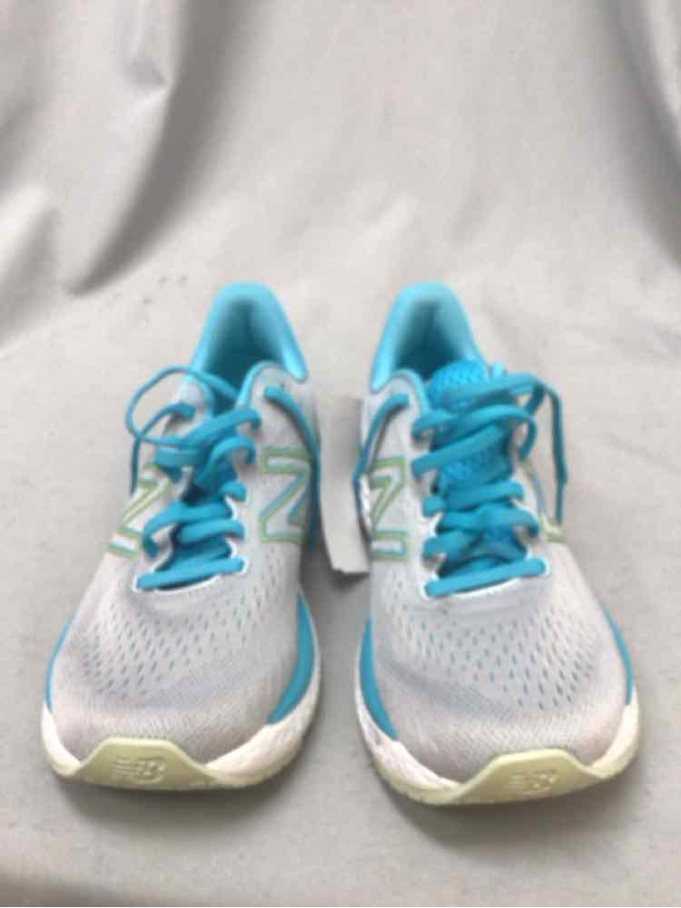 NEW BALANCE SIZE 8 Ladies SHOES