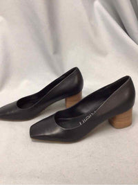 CALVIN KLEIN SIZE 8 1/2 Ladies SHOES