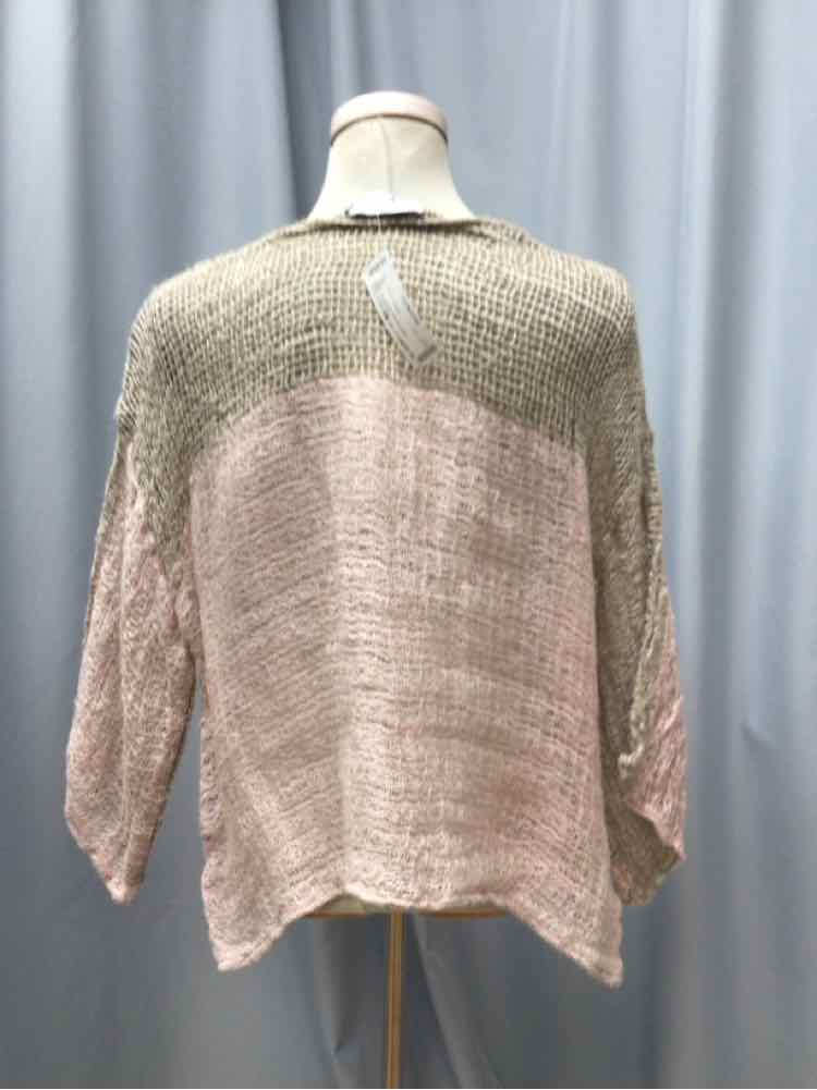 GEORGIE A SIZE X LARGE Ladies TOP