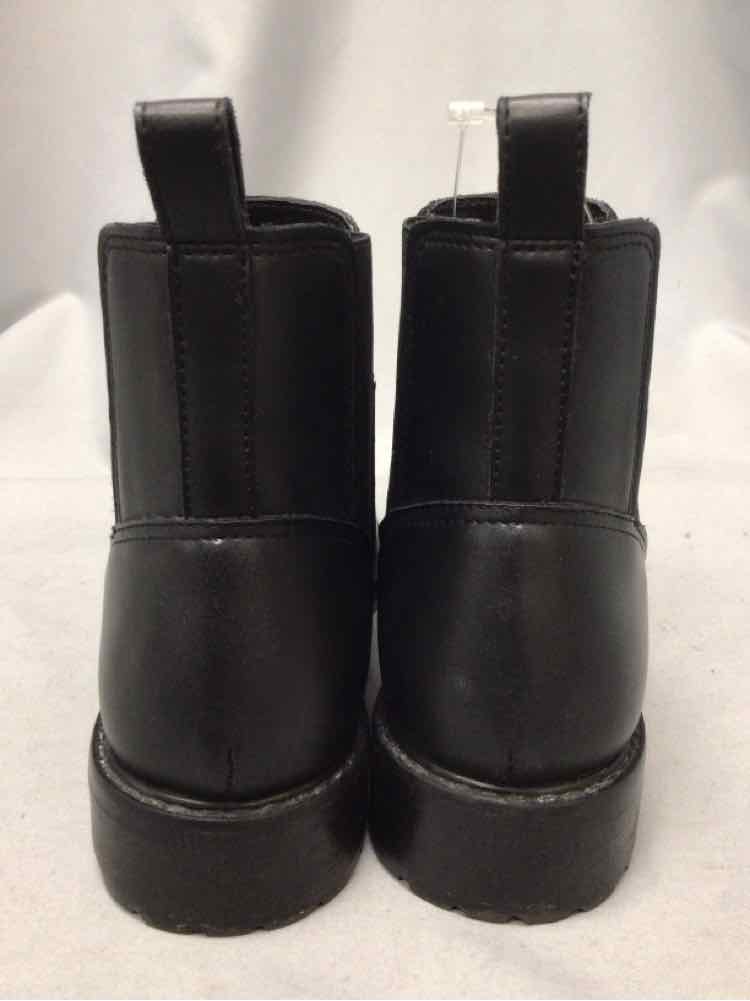 STEVE MADDEN SIZE 7 1/2 Ladies SHOES