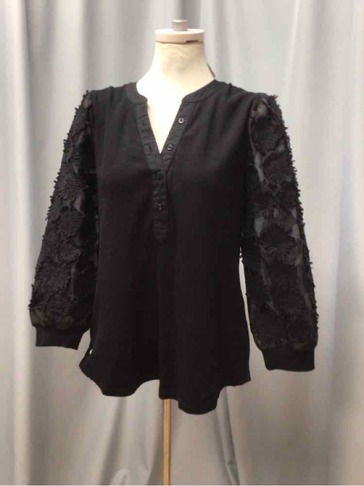 CHICOS SIZE LARGE Ladies TOP