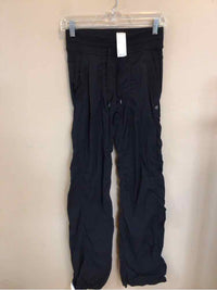 LULULEMON SIZE 2 Ladies EXERCISE