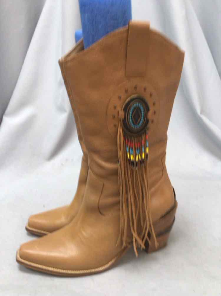CODE WEST SIZE 7 1/2 Ladies SHOES