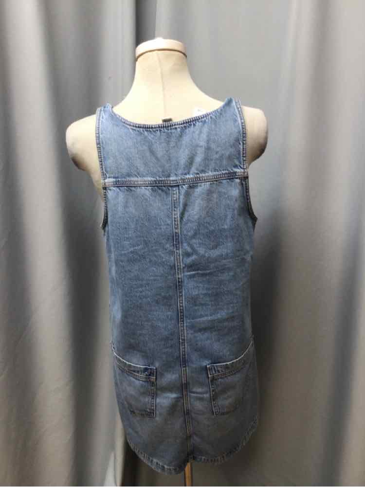 AMERICAN EAGLE SIZE MEDIUM Ladies DRESS