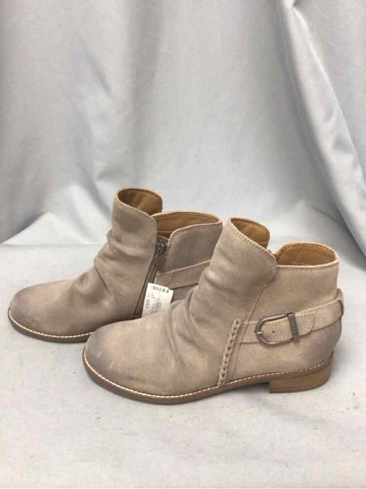 EARTH SIZE 9 Ladies SHOES