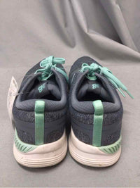 NEW BALANCE SIZE 9 1/2 Ladies SHOES