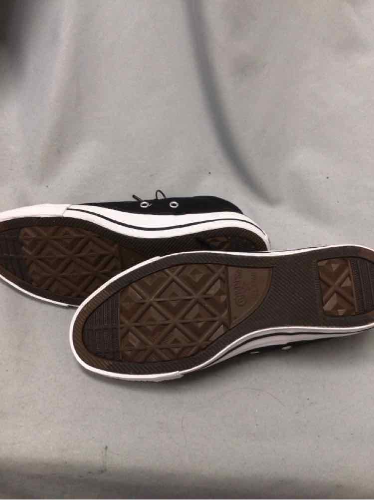 CONVERSE SIZE 8 Ladies SHOES