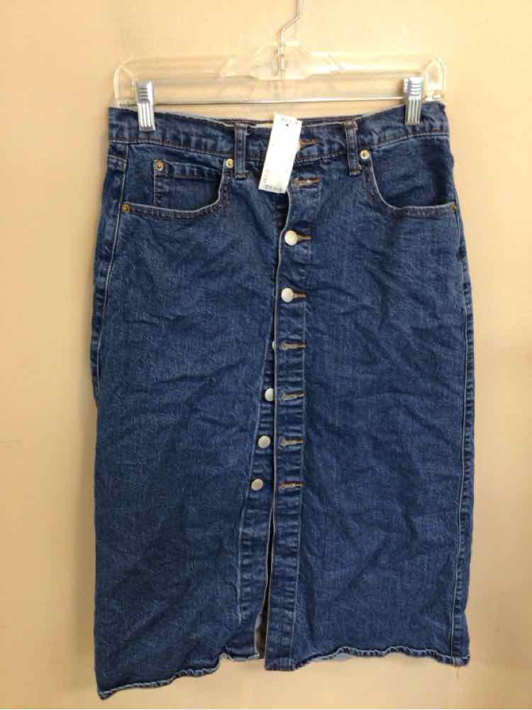 UNIVERSAL THREAD SIZE 4 Ladies SKIRT