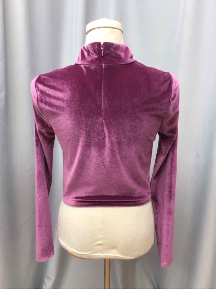 LOVERS + FRIENDS SIZE LARGE Ladies TOP
