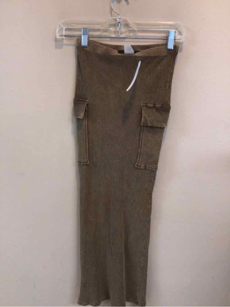 AKIRA SIZE MEDIUM Ladies SKIRT