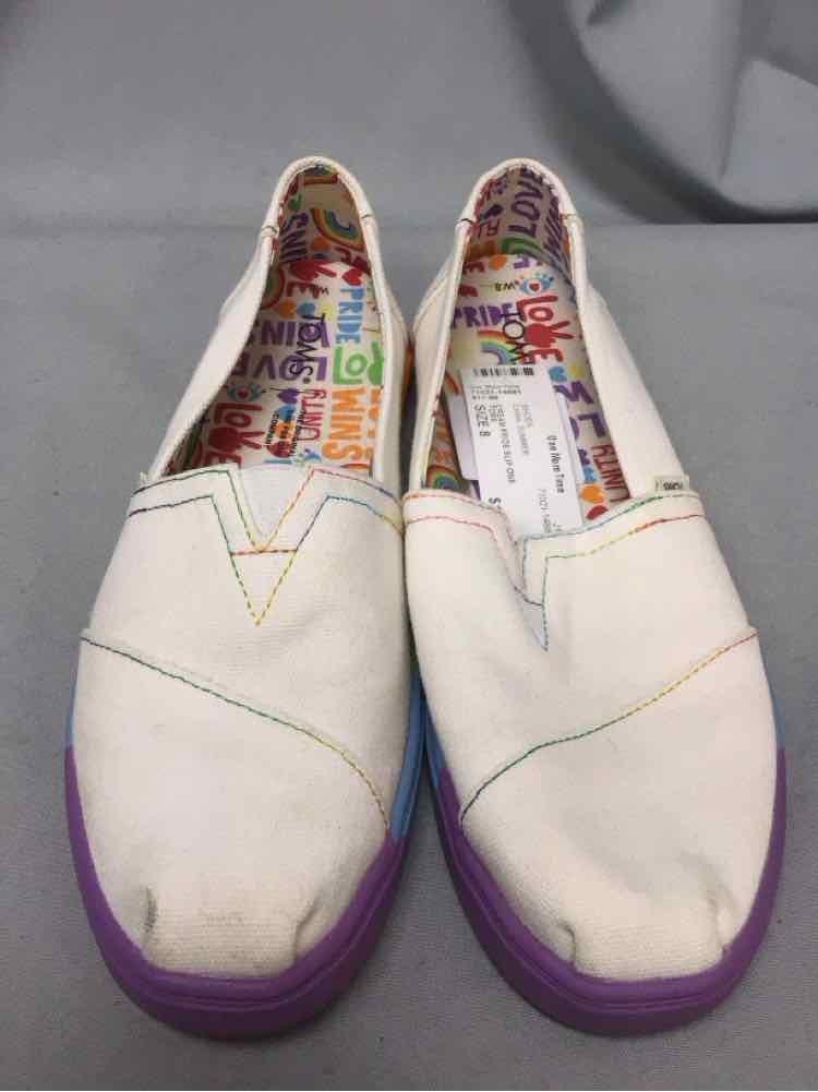 TOMS SIZE 8 Ladies SHOES