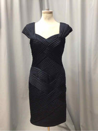 TADASHI SHOJI SIZE MEDIUM Ladies DRESS