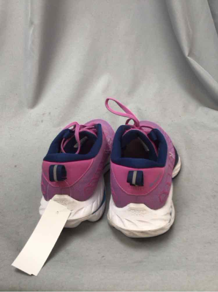 MIZUNO SIZE 9 Ladies SHOES