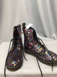 DOC MARTENS SIZE 9 Ladies SHOES