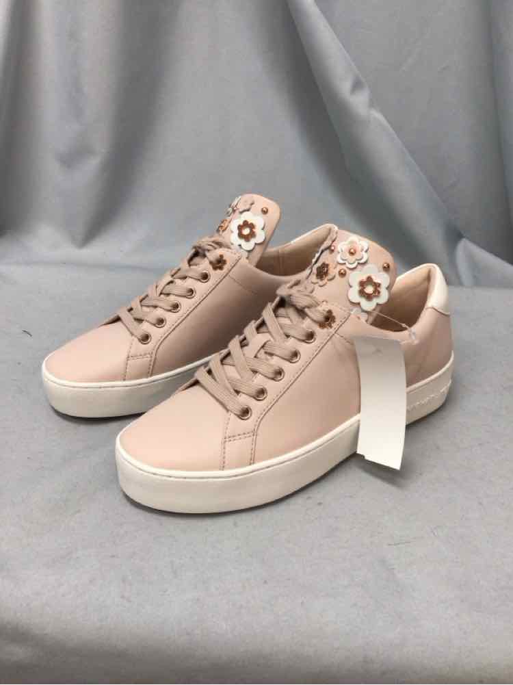 MICHAEL KORS SIZE 6 1/2 Ladies SHOES
