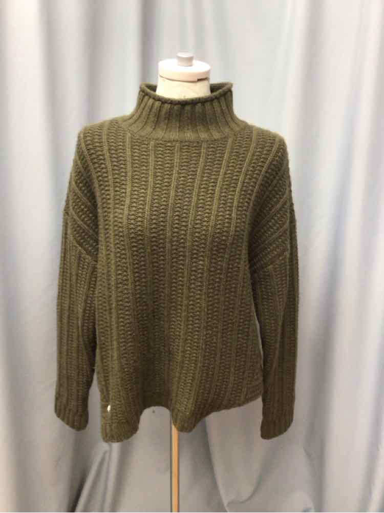 GARNET HILL SIZE LARGE Ladies TOP