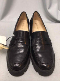 COACH SIZE 7 1/2 Ladies SHOES