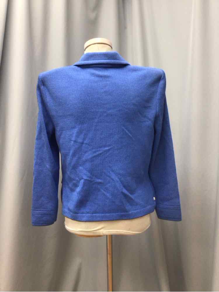 ST. JOHN SIZE 6 Ladies TOP