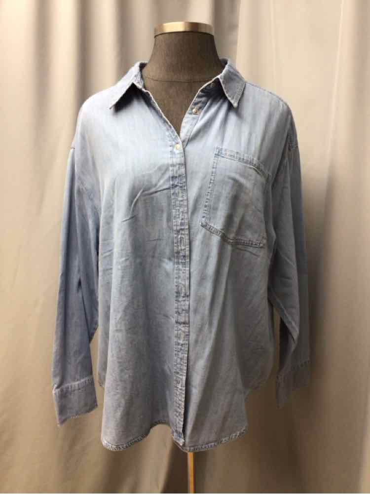 TORRID SIZE 3 X Ladies BLOUSE