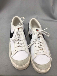 NIKE SIZE 8 1/2 Ladies SHOES
