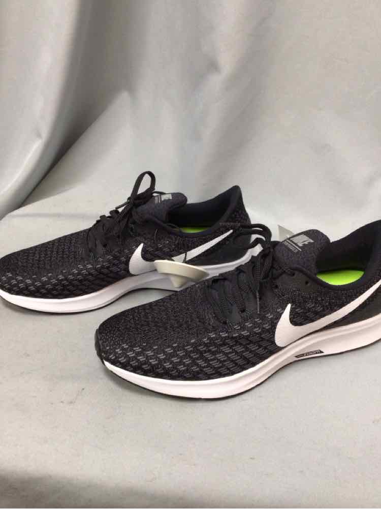 SIZE 11 1/2 NIKE Men's SHOES