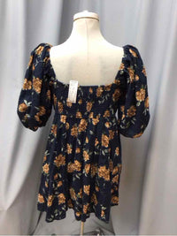 ABERCROMBIE & FITCH SIZE LARGE PET Ladies DRESS