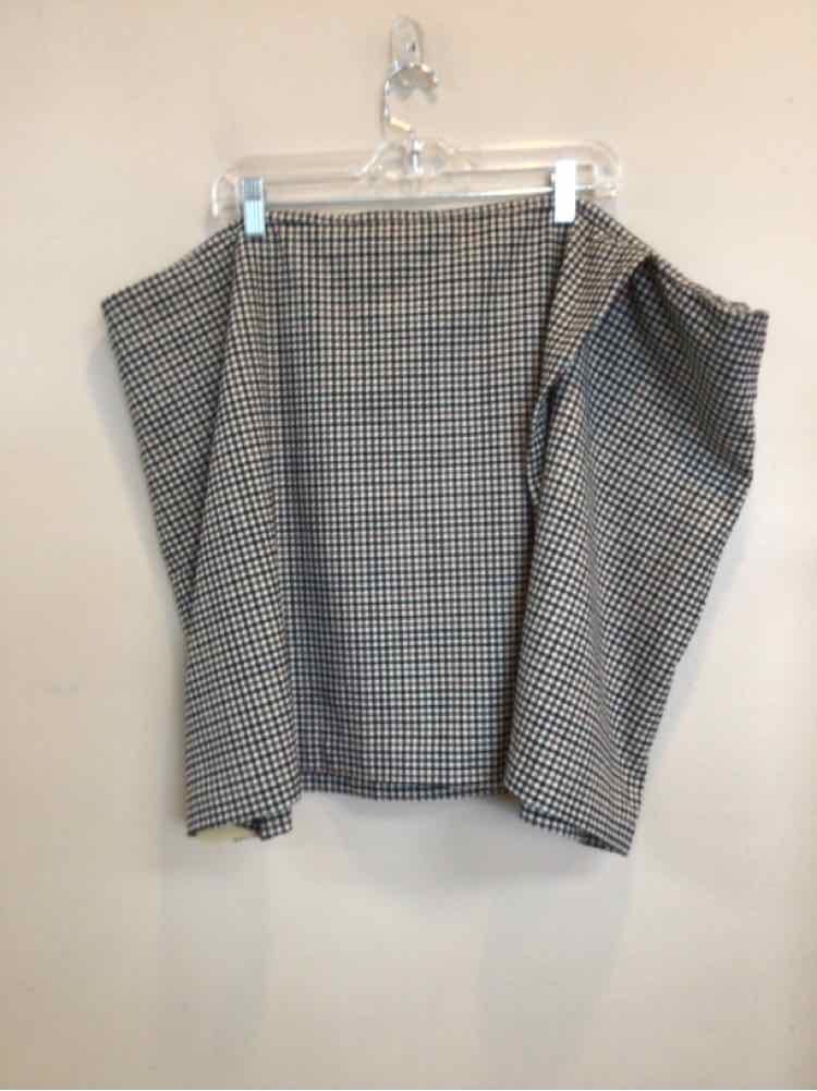 OLD NAVY SIZE 4 X Ladies SKIRT
