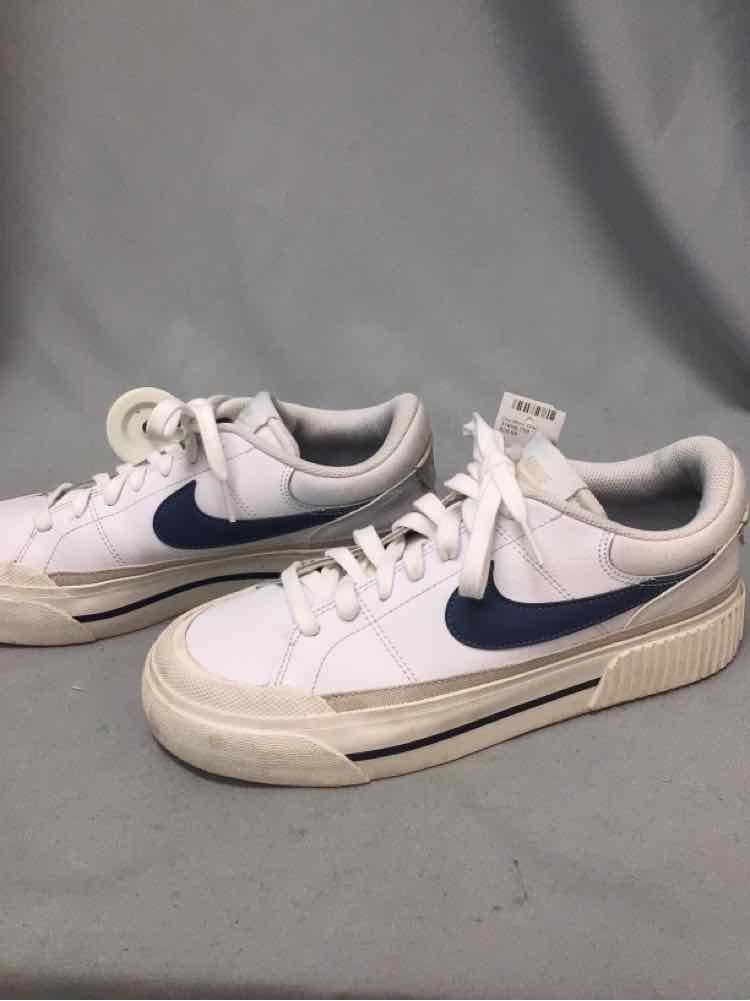 NIKE SIZE 9 Men's SHOES
