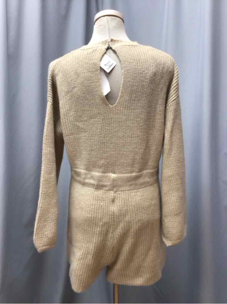 VERNACULAR SIZE SMALL Ladies DRESS