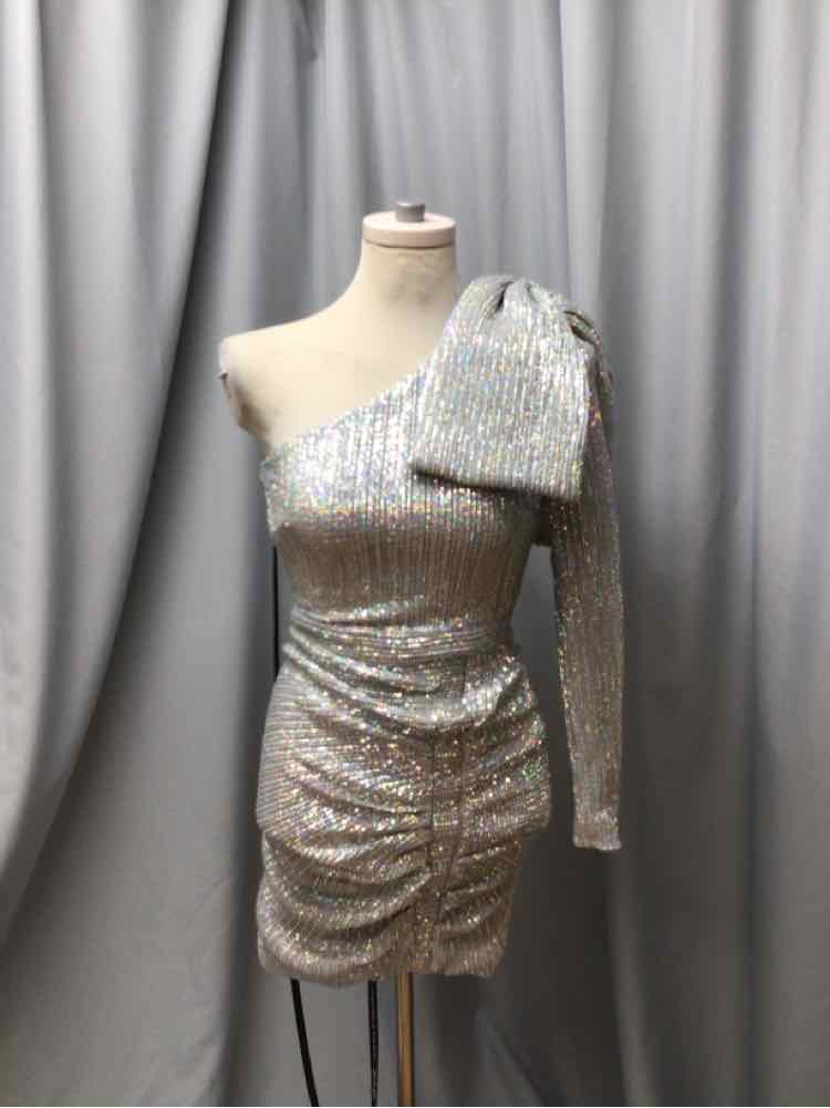 LAVISH ALICE SIZE 4 Ladies DRESS