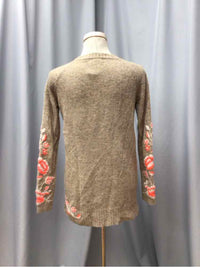 SLEEPING ON SNOW SIZE SMALL Ladies TOP