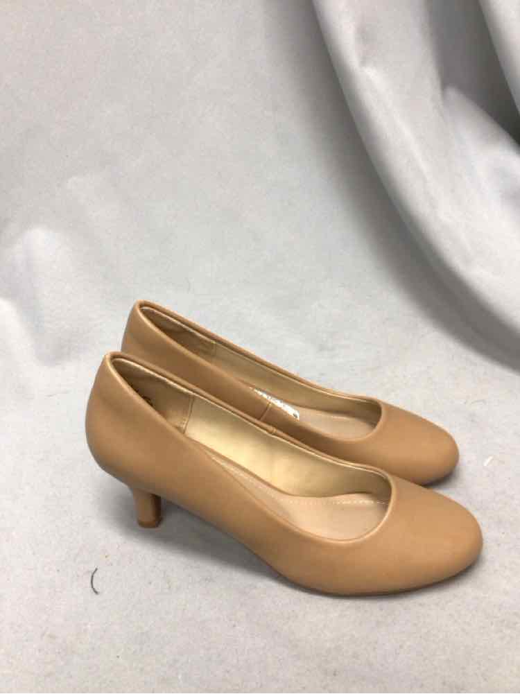 DREAM PAIRS SIZE 7 1/2 Ladies SHOES