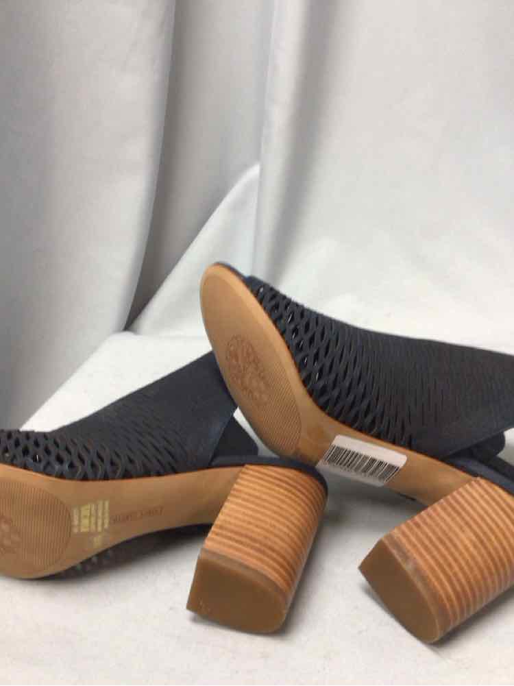 VINCE CAMUTO SIZE 8 1/2 Ladies SHOES