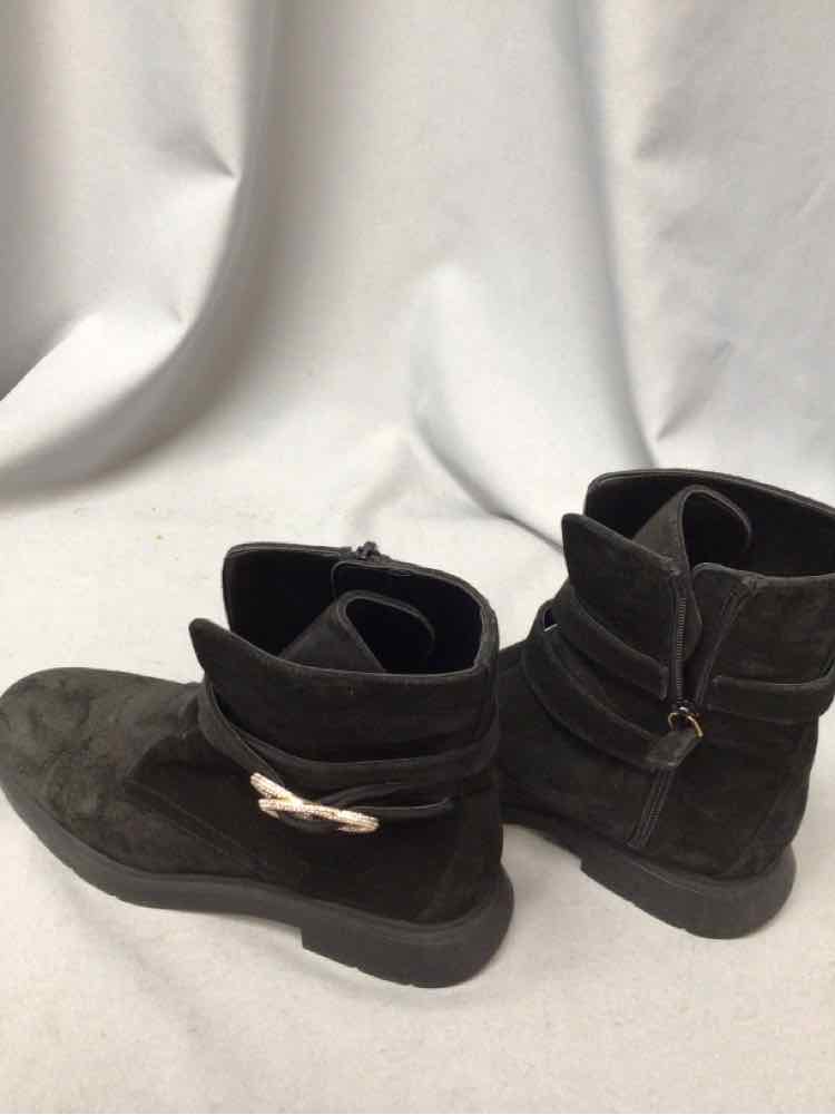 STUART WEITZMAN SIZE 8 Ladies SHOES