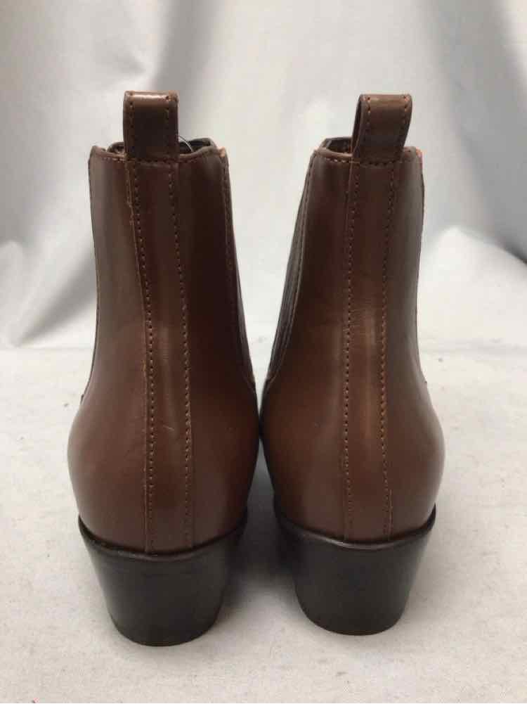 J CREW SIZE 7 1/2 Ladies SHOES
