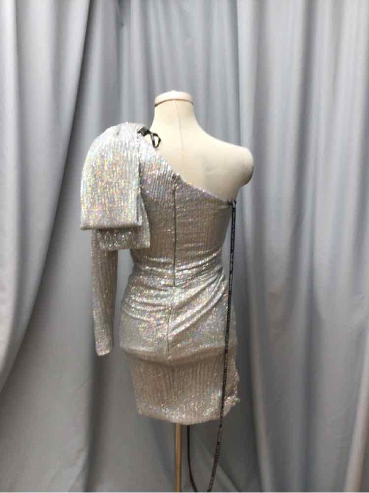 LAVISH ALICE SIZE 4 Ladies DRESS