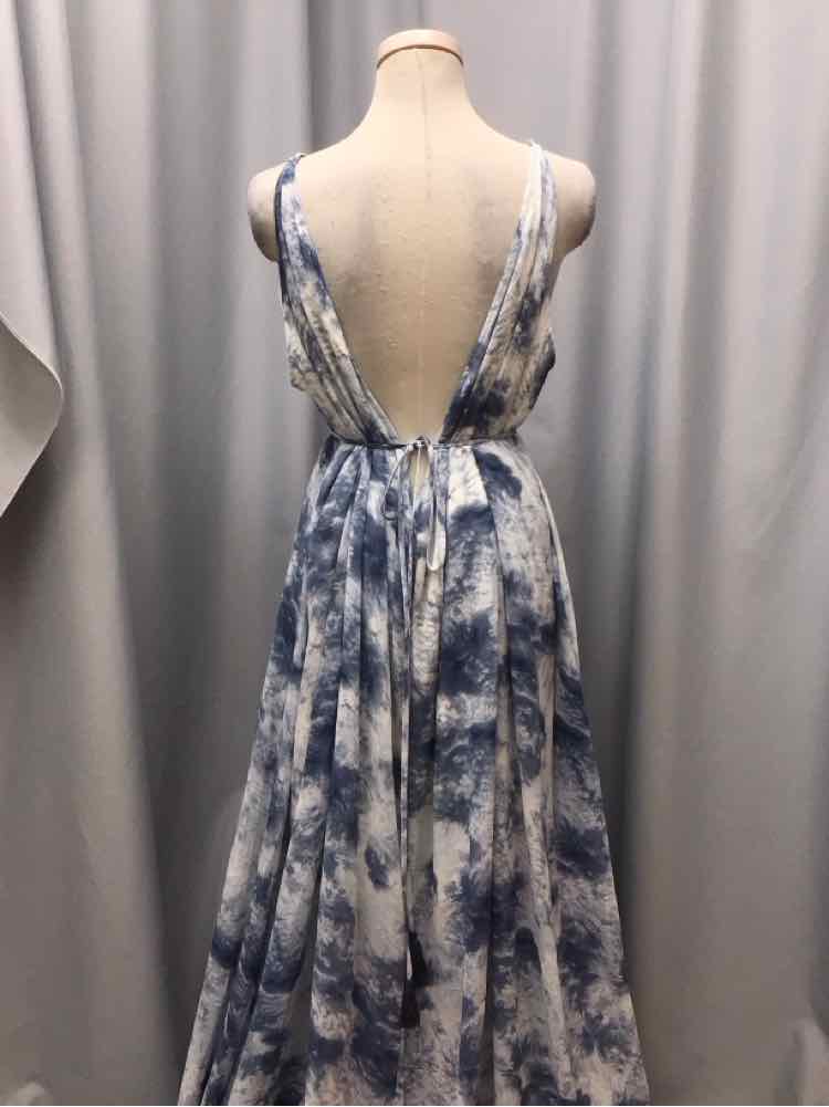 AAKAA SIZE LARGE Ladies DRESS
