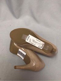 BANDOLINO SIZE 6 1/2 Ladies SHOES
