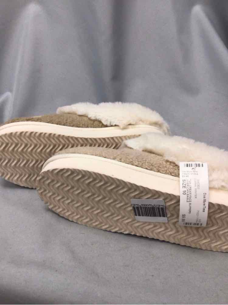 AMERICAN EAGLE SIZE 10 Ladies SHOES