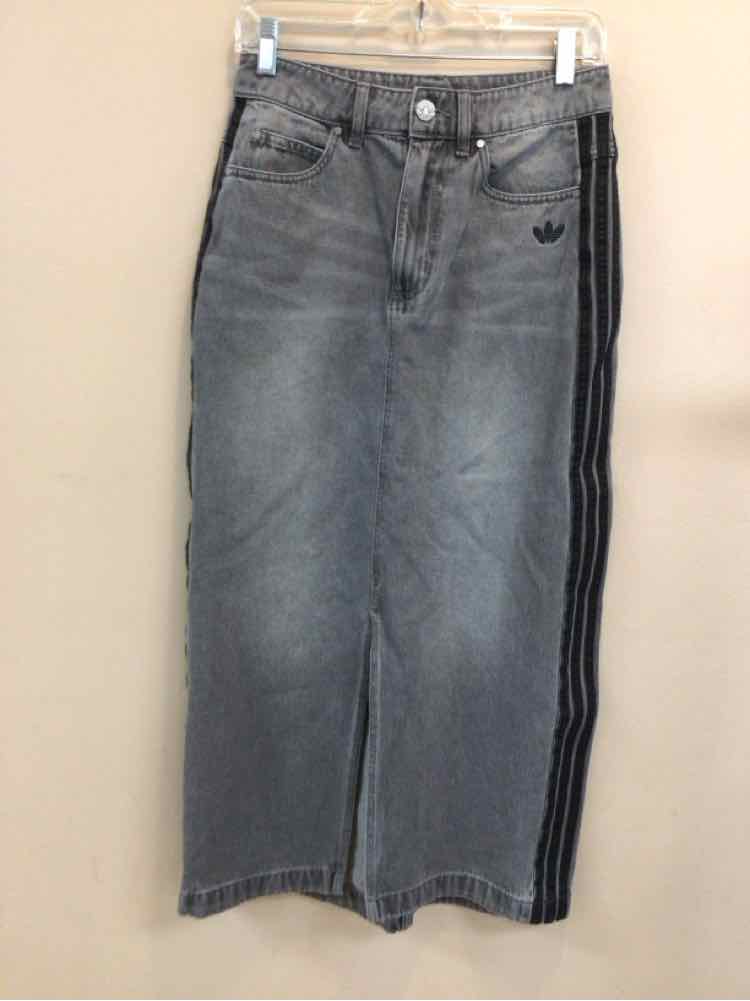 ADIDAS SIZE 2 Ladies SKIRT