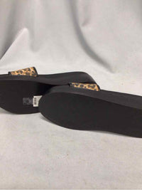 DONALD PLINER SIZE 8 Ladies SHOES