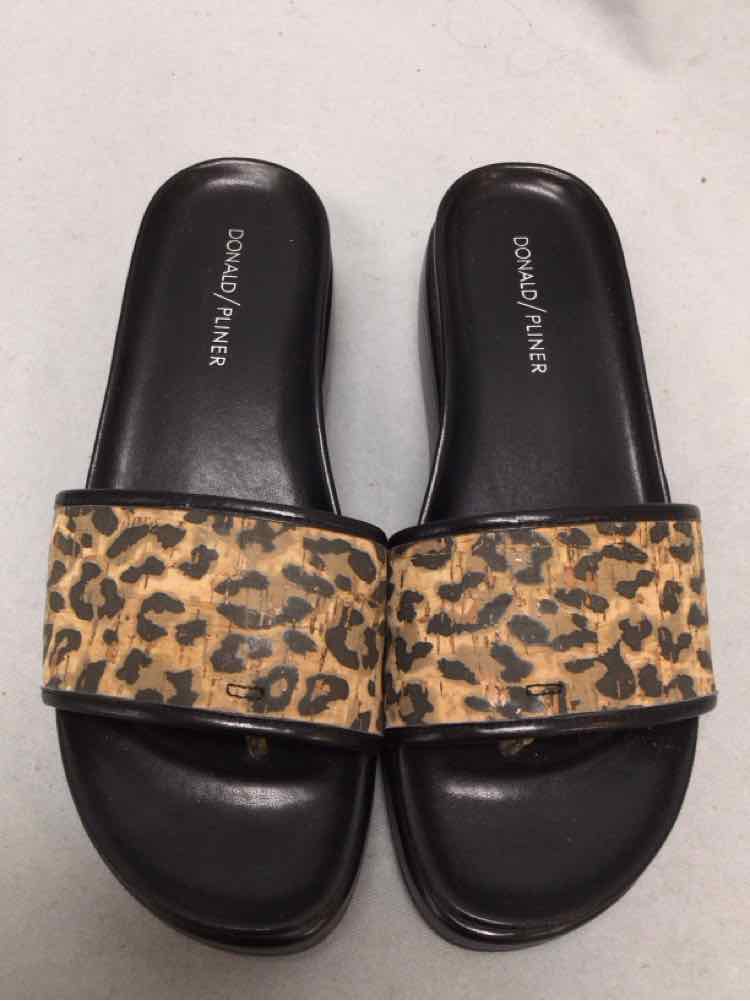 DONALD PLINER SIZE 8 Ladies SHOES