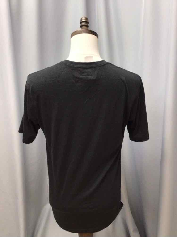 SIZE MEDIUM FOUR ACRE Men's SHIRTS