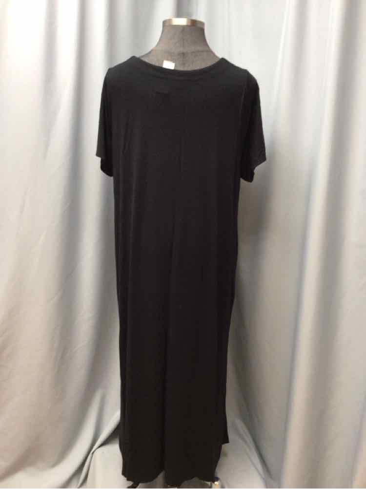 TORRID SIZE 26/28 Ladies DRESS