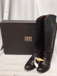 FRYE SIZE 7 1/2 Ladies SHOES