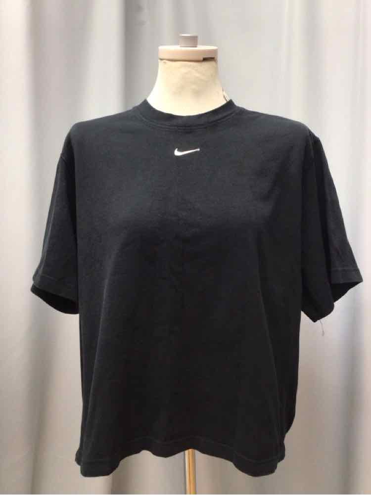 NIKE SIZE LARGE Ladies EXERCISE